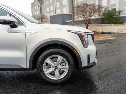 New 2026 Kia Sorento LX image 11