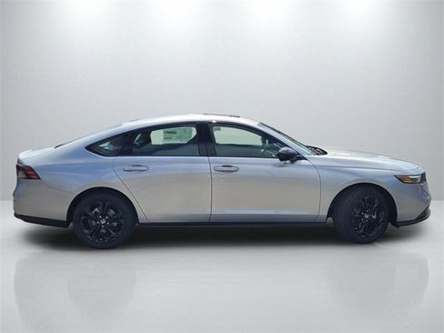 New 2025 Honda Accord SE image 3