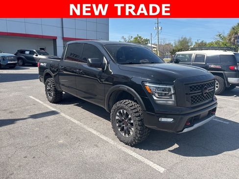 Used 2023 Nissan Titan PRO-4X image 12