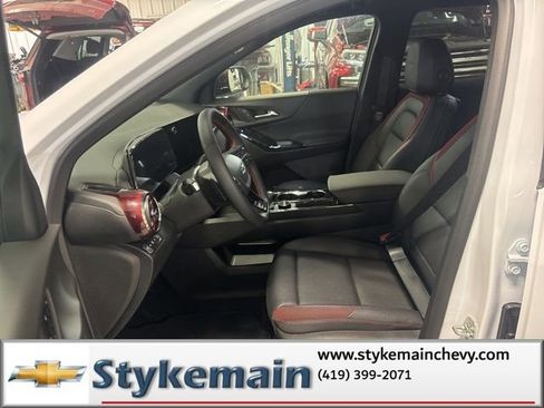 New 2026 Chevrolet Equinox RS w/ Convenience Package III AWD/4WD image 4