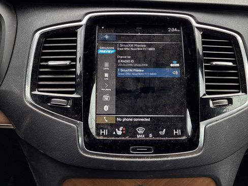 Used 2021 Volvo XC90 T6 Momentum w/ Advanced Package image 11