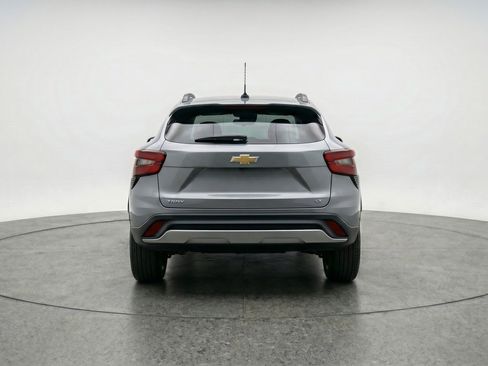 Used 2025 Chevrolet Trax LT w/ LT Convenience Package FWD image 7