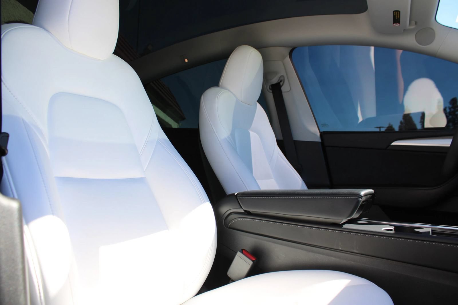Used 2024 Tesla Model Y 2WD image 17
