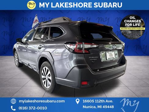 Certified 2025 Subaru Outback Premium AWD/4WD image 9
