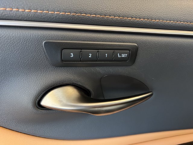 Certified 2025 Lexus ES 300h w/ Premium Package FWD image 35