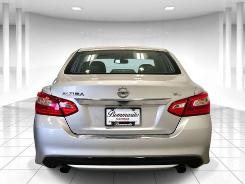 Used 2017 Nissan Altima 2.5 SL w/ Moonroof Package image 4