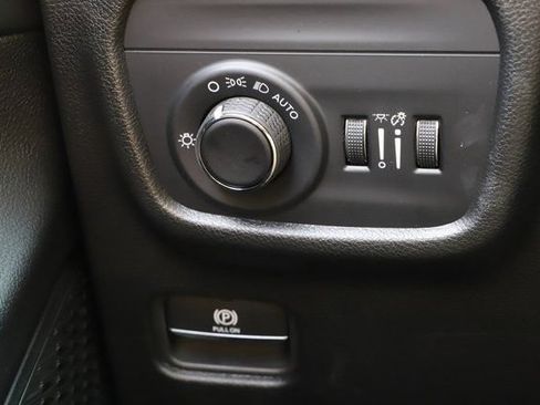 New 2025 Jeep Grand Cherokee Laredo X w/ Luxury Tech Group I AWD/4WD image 35