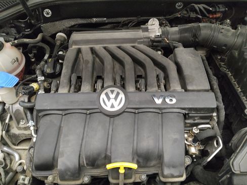 Used 2018 Volkswagen Passat 3.6 FWD image 30