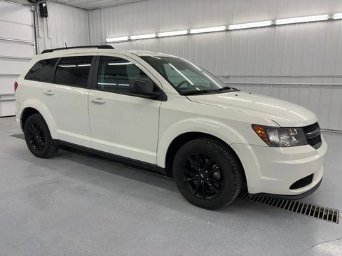 Used 2020 Dodge Journey SE w/ Blacktop Package FWD image 14