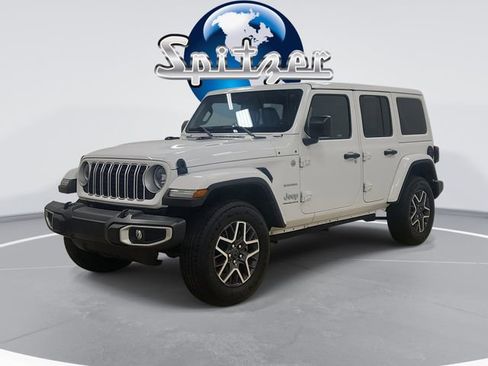 Used 2024 Jeep Wrangler Sahara image 2