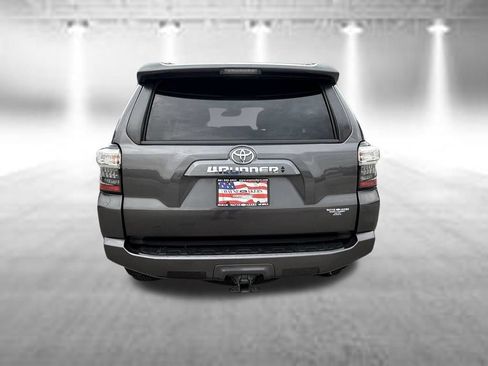 Used 2021 Toyota 4Runner SR5 Premium w/ Moonroof Package AWD/4WD image 5