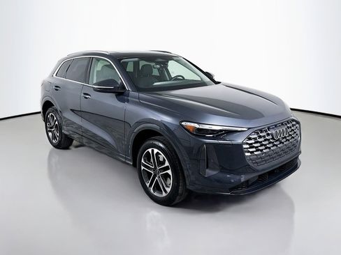 Certified 2025 Audi Q5 Premium Plus w/ Premium Plus image 7