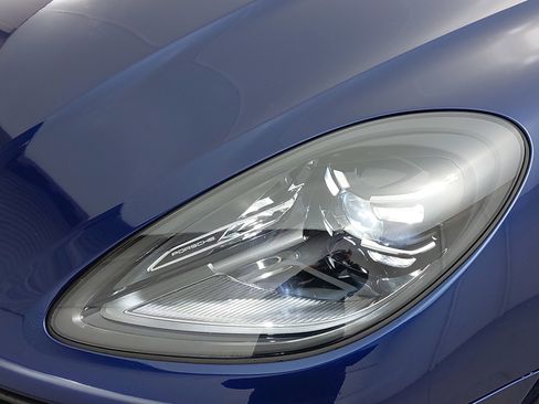 Certified 2026 Porsche Macan image 33