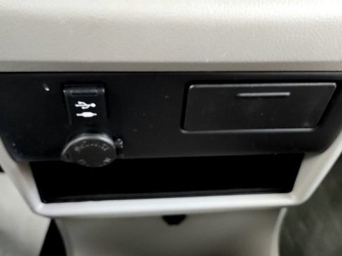 Certified 2020 Toyota Sienna LE w/ LE Preferred Package FWD image 34