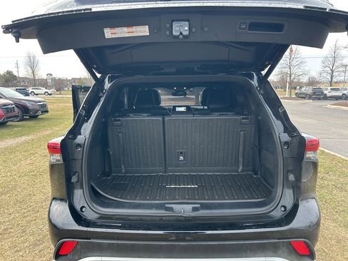 Used 2021 Toyota Highlander XSE image 14