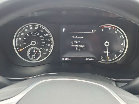 Used 2023 Genesis G70 2.0T image 30