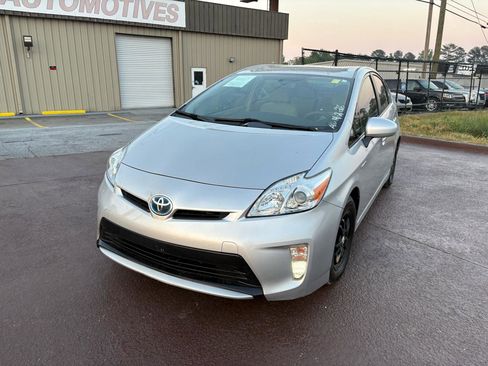 Used 2015 Toyota Prius Three FWD image 2