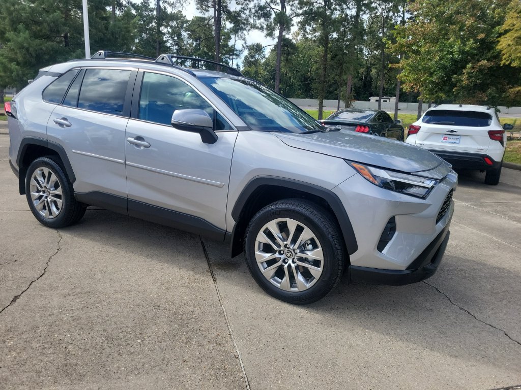 Certified 2025 Toyota RAV4 XLE Premium FWD image 9