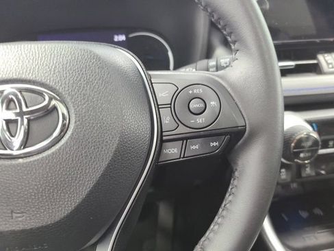 Used 2024 Toyota RAV4 XSE AWD/4WD image 27