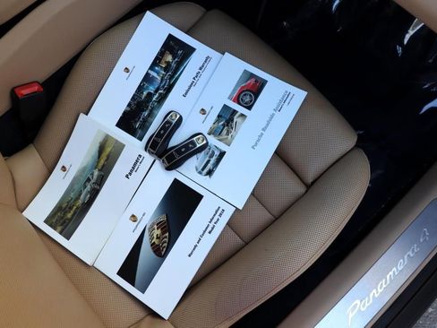 Used 2018 Porsche Panamera 4 image 89