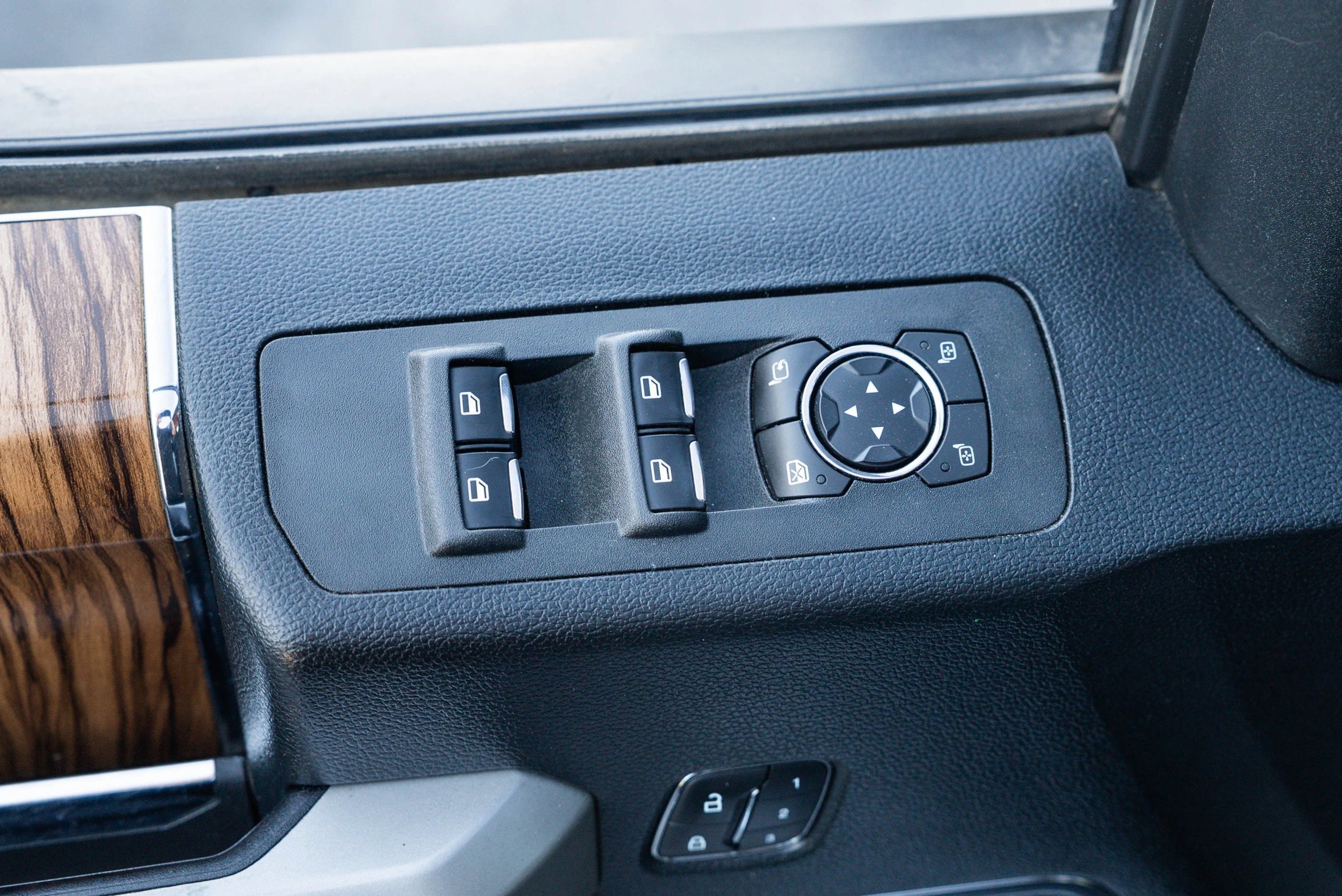 Used 2019 Ford F150 Lariat AWD/4WD image 25