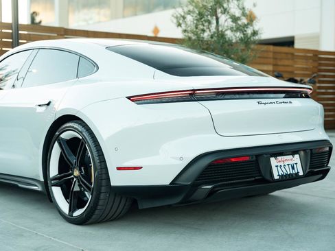 Used 2022 Porsche Taycan Turbo S image 21