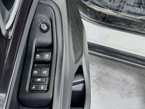 Used 2023 Jeep Grand Cherokee Altitude AWD/4WD image 16