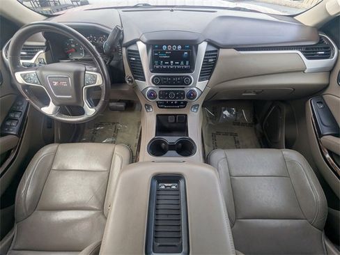 Used 2017 GMC Yukon SLT w/ Premium Edition image 19