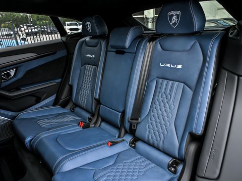 Used 2024 Lamborghini Urus S AWD/4WD image 30