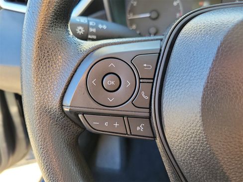 Used 2025 Toyota Corolla LE image 19