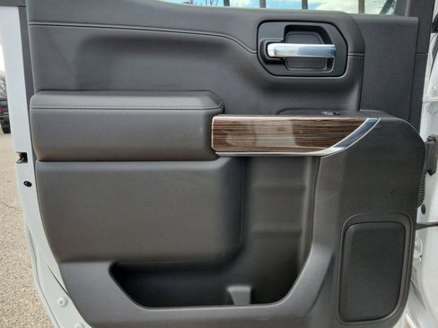 Used 2022 Chevrolet Silverado 1500 LT Trail Boss w/ Safety Package image 11