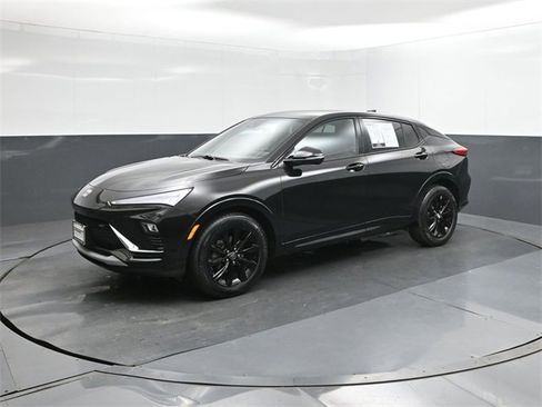 Used 2024 Buick Envista Sport Touring w/ Convenience I Package image 1