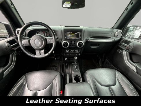 Used 2015 Jeep Wrangler Unlimited Rubicon AWD/4WD image 7