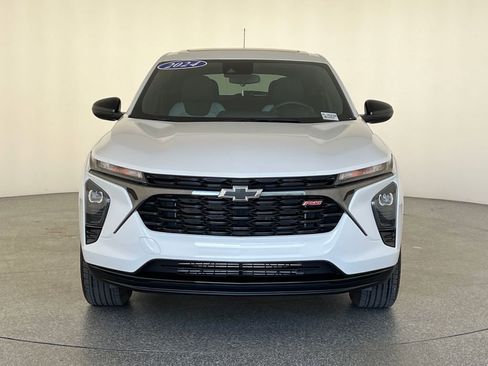 Used 2024 Chevrolet Trax RS w/ Sunroof Package FWD image 10