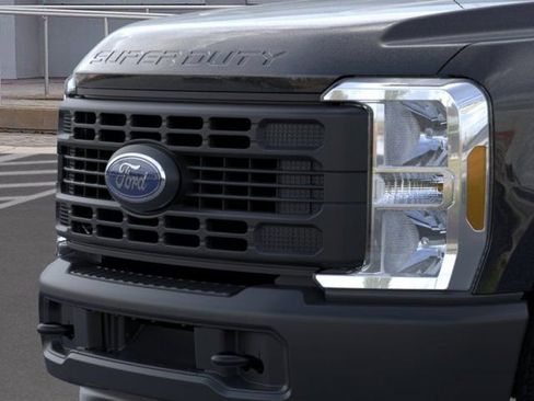 New 2025 Ford F250 XL RWD image 17
