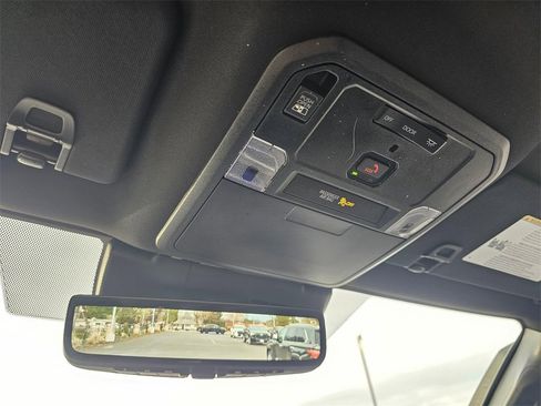 Used 2025 Toyota Tacoma 4x4 Double Cab Hybrid image 34