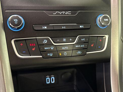 Certified 2019 Ford Fusion SEL image 21