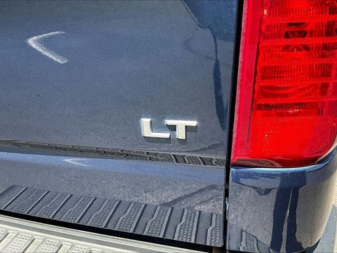 Used 2022 Chevrolet Silverado 1500 LT w/ Protection Package AWD/4WD image 23