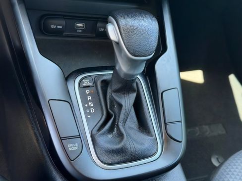 Used 2023 Kia Soul LX w/ LX Technology Package FWD image 27