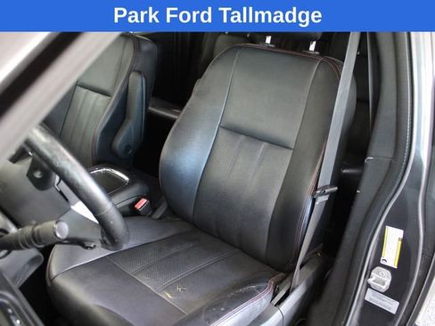 Used 2017 Dodge Grand Caravan GT image 11