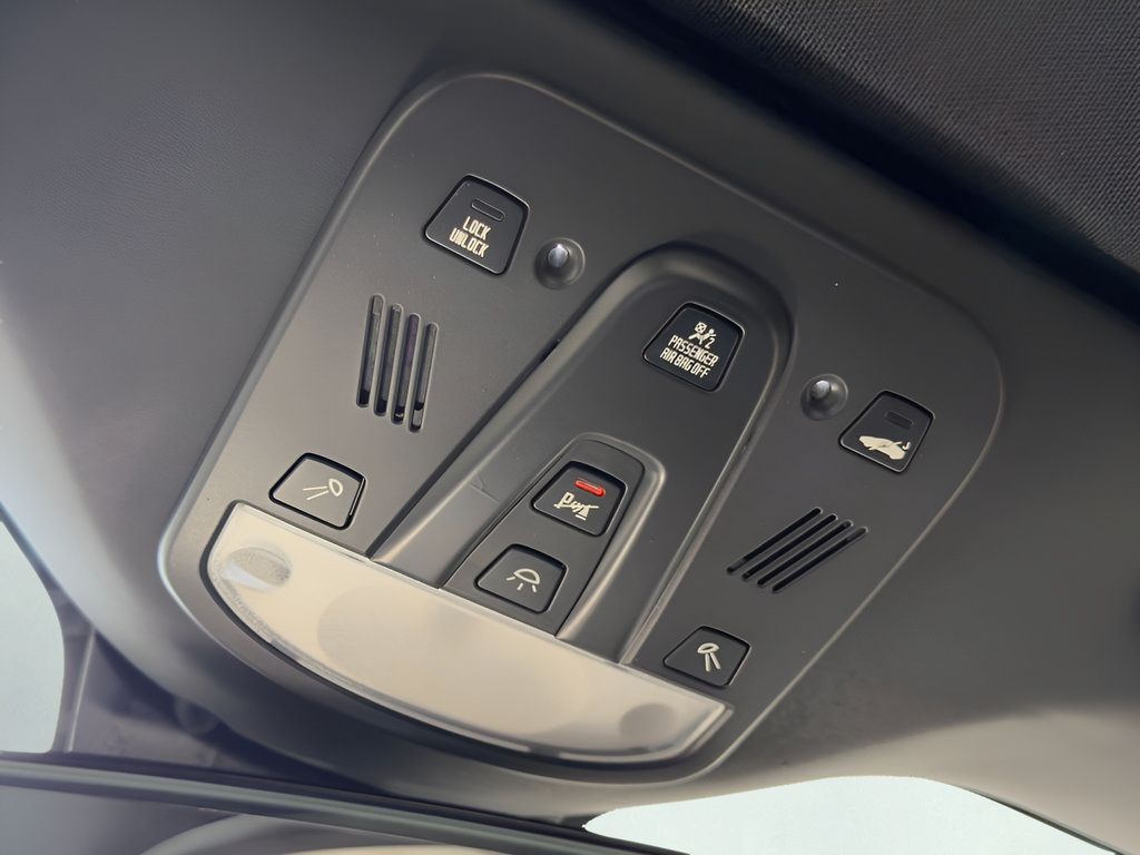 Used 2015 Ferrari California T RWD image 28