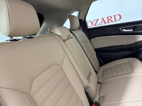 Used 2019 Ford Edge SEL w/ Equipment Group 201A FWD image 18