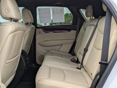 Used 2018 Cadillac XT5 Luxury w/ Driver Awareness Package FWD image 14