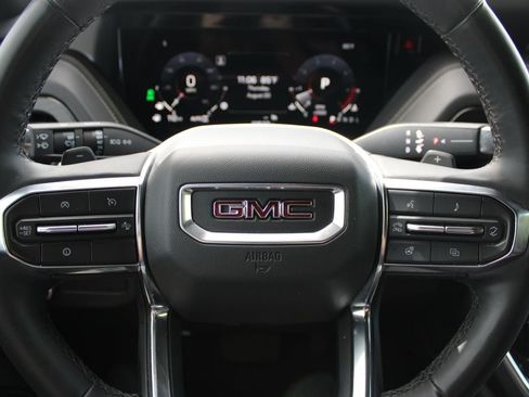 Used 2025 GMC Yukon Elevation AWD/4WD image 13
