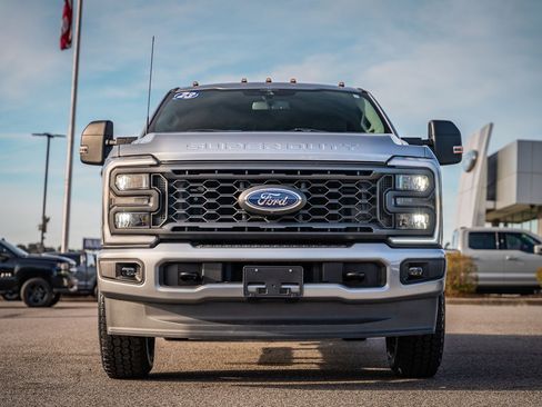 Used 2023 Ford F250 XLT w/ XLT Premium Package image 2