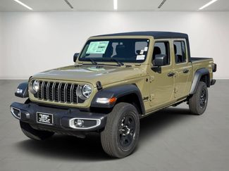New 2025 Jeep Gladiator Sport video 1