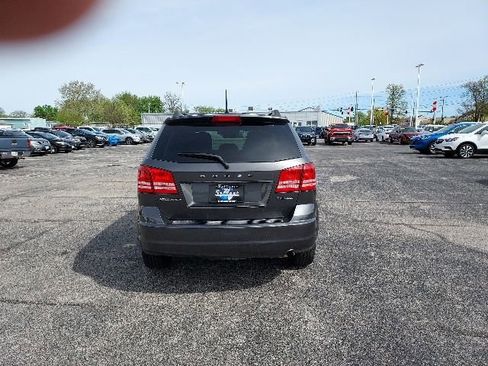 Used 2018 Dodge Journey SE w/ Blacktop Package FWD image 4