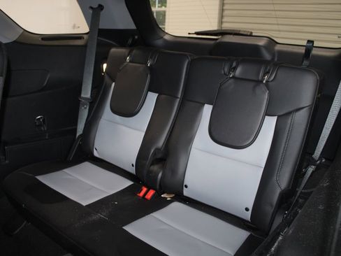 Used 2023 Ford Explorer XLT w/ Equipment Group 202A RWD image 21