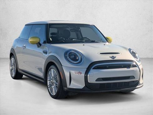 Used 2023 MINI Cooper SE image 3