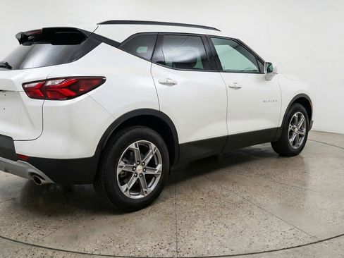 Used 2025 Chevrolet Blazer LT FWD image 9